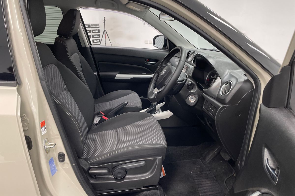 2017 Suzuki Vitara RT-S LY