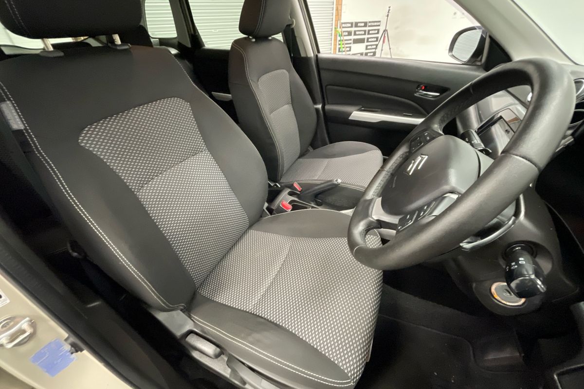2017 Suzuki Vitara RT-S LY