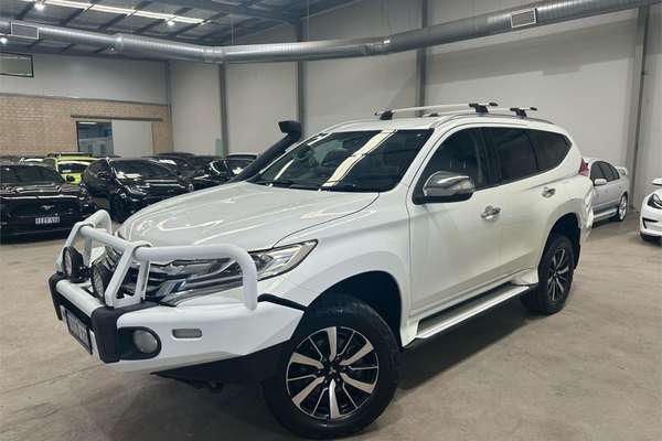 2017 Mitsubishi PAJERO SPORT GLS QE