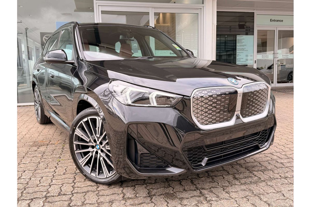 2026 BMW iX1 xDrive30 M Sport U11