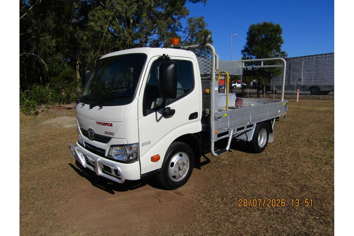 2018 Hino 300 Series 616 IFS AUTO SWB XZU605R 4x2 image 4
