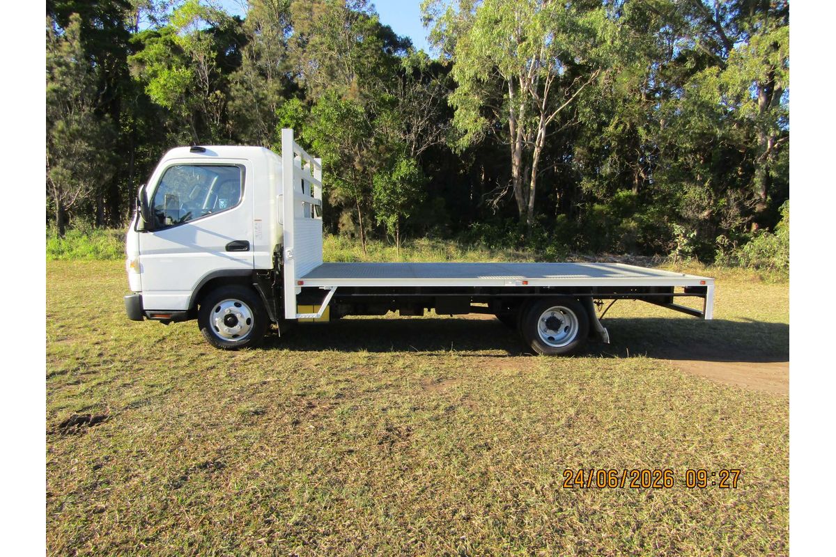 2021 Fuso Canter image 3