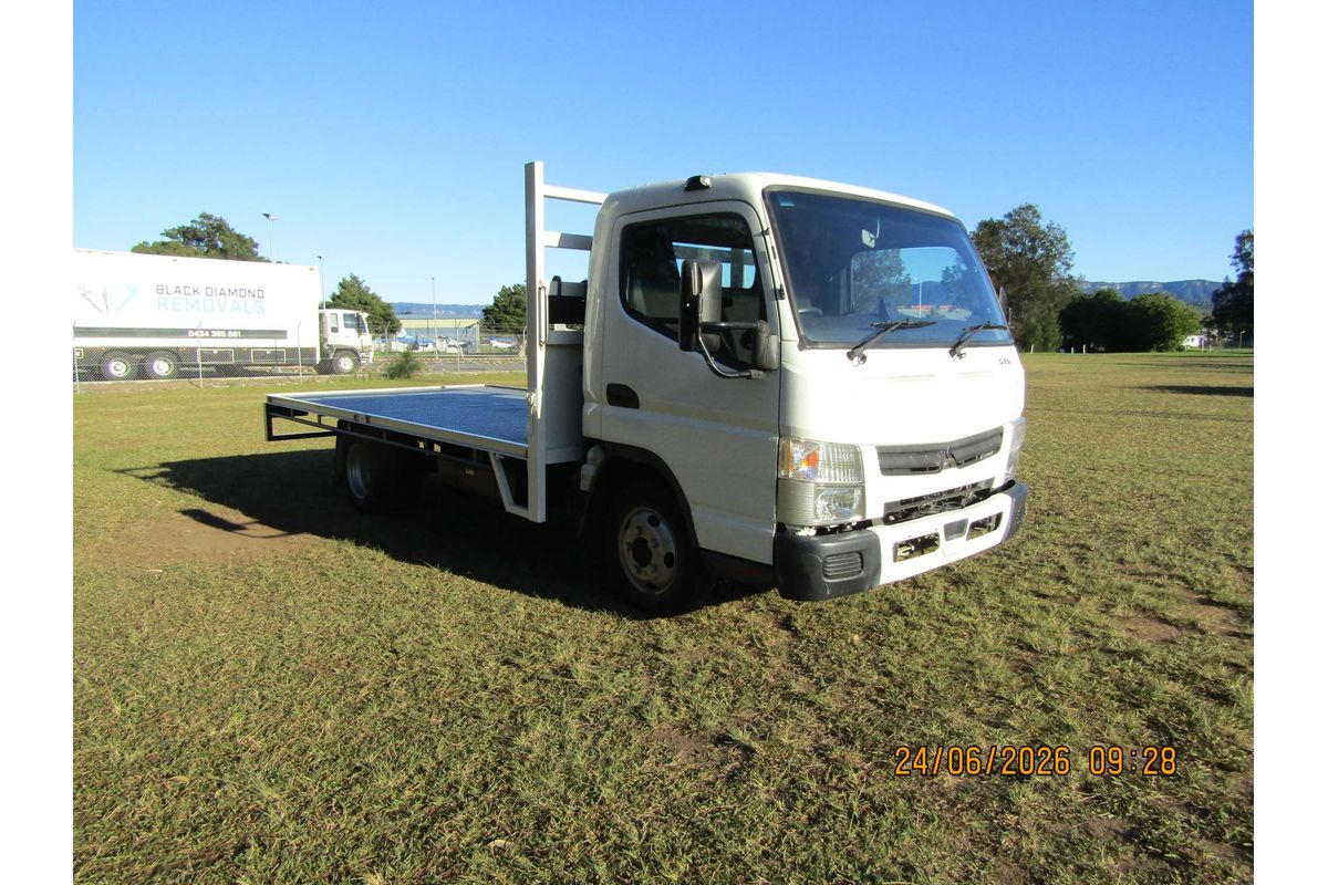 2021 Fuso Canter image 12