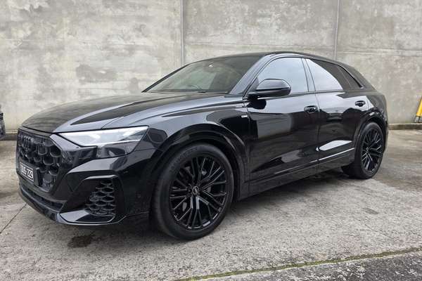 2025 Audi Q8 50 TDI S line F1