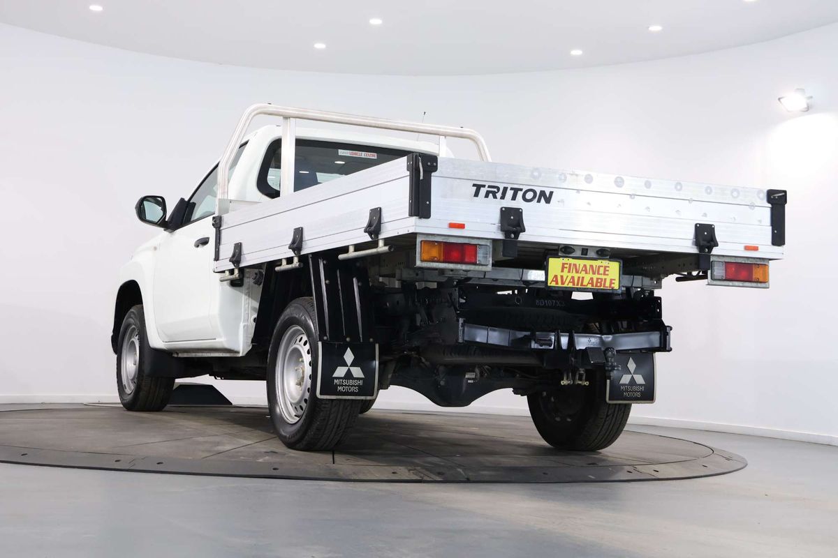 2021 Mitsubishi Triton GLX MR 4X4