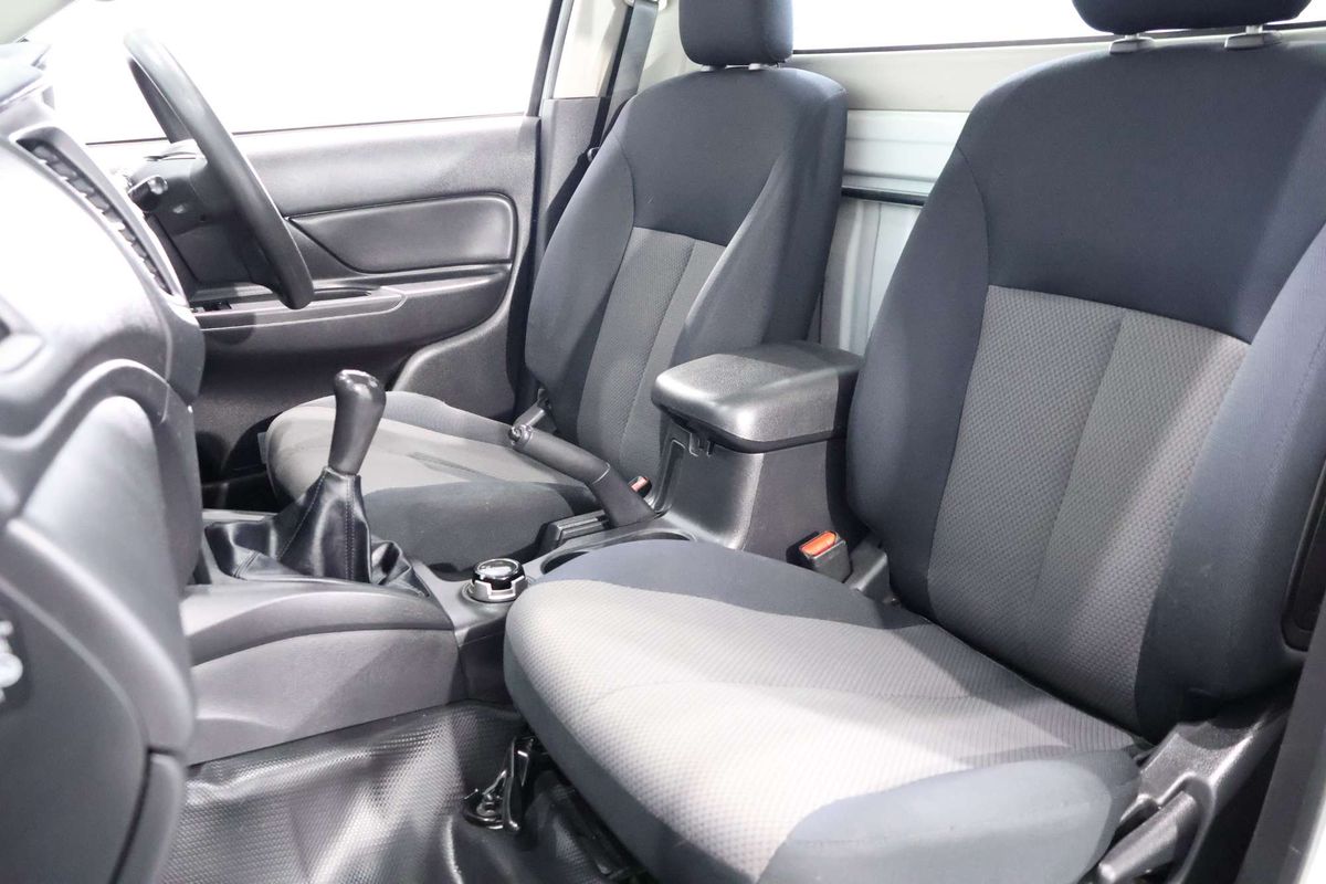 2021 Mitsubishi Triton GLX MR 4X4