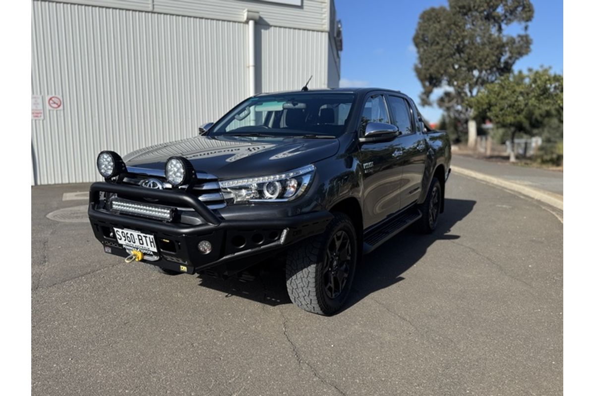 2017 Toyota Hilux SR5 (4x4) GUN126R MY17 4X4