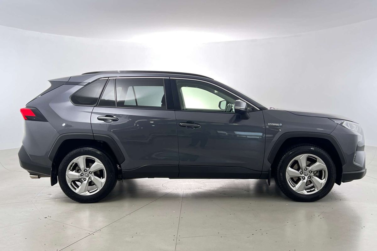 2021 Toyota RAV4 GXL MXAA52R