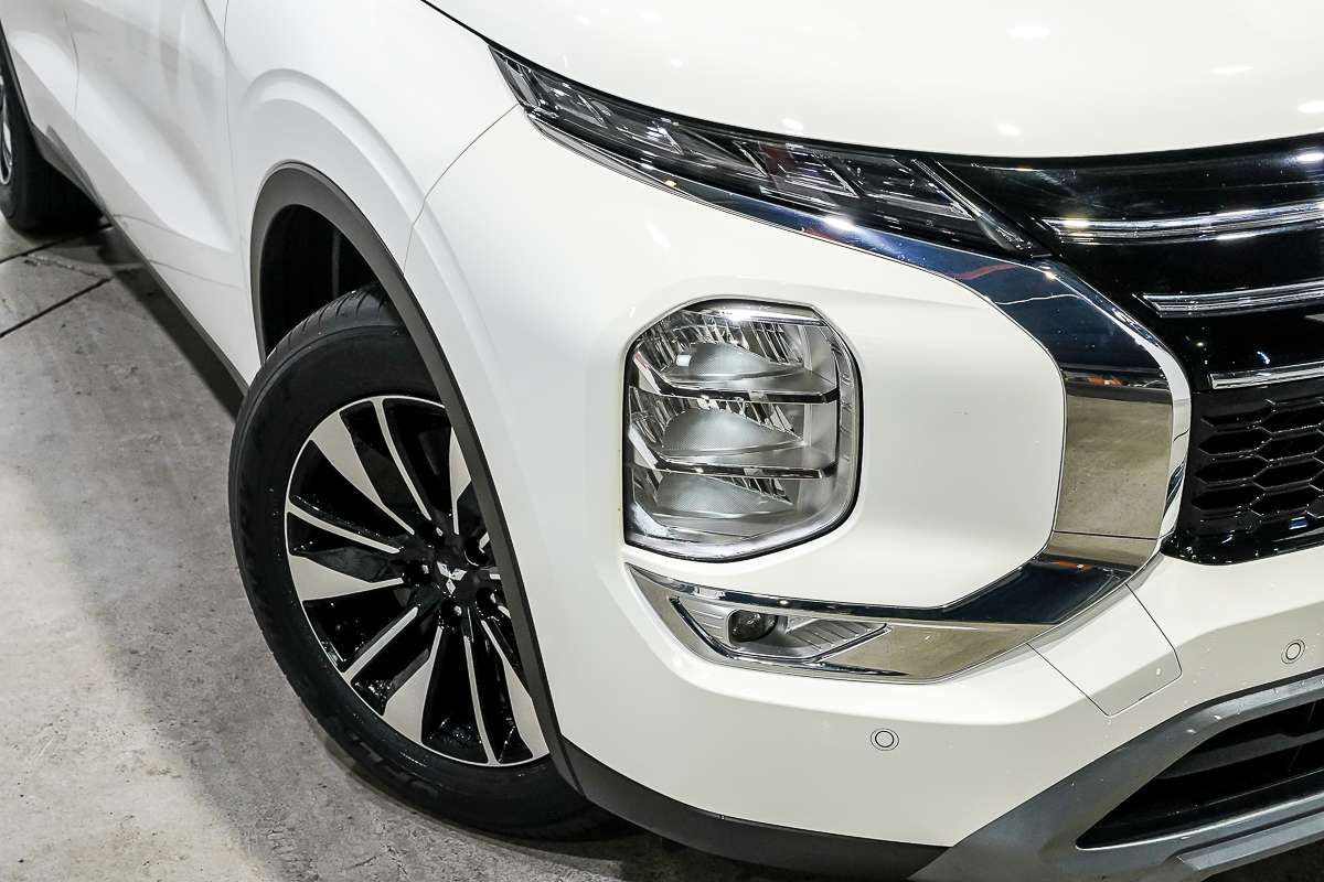 2025 Mitsubishi Outlander LS ZM