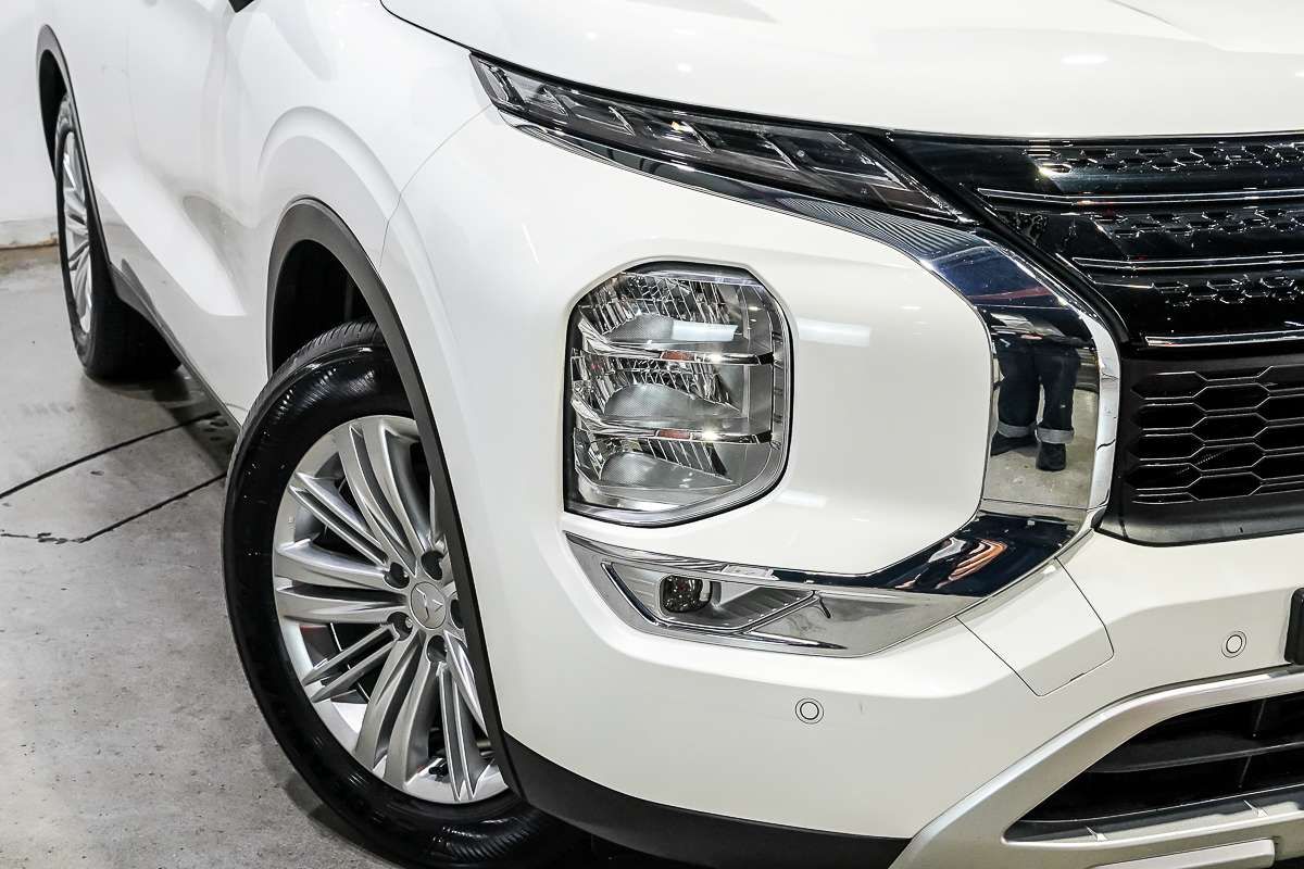 2025 Mitsubishi Outlander LS ZM