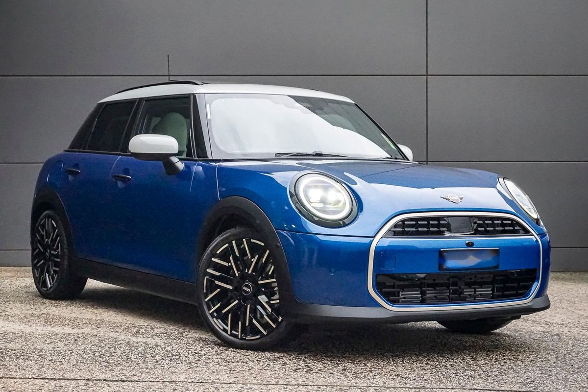 2026 MINI Cooper C Favoured F65