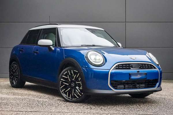 2026 MINI Cooper C Favoured F65