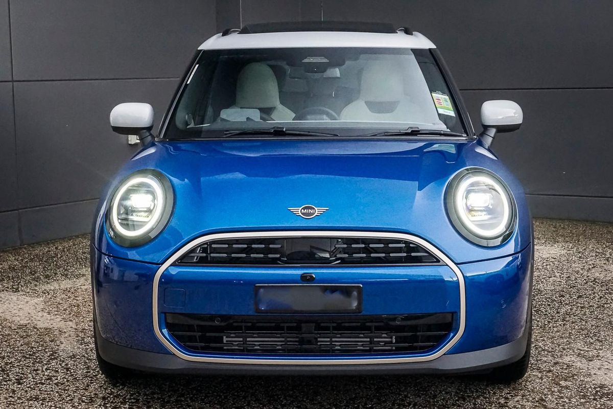 2026 MINI Cooper C Favoured F65