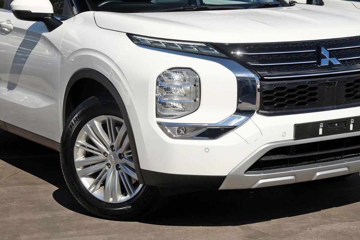 2024 Mitsubishi Outlander LS ZM