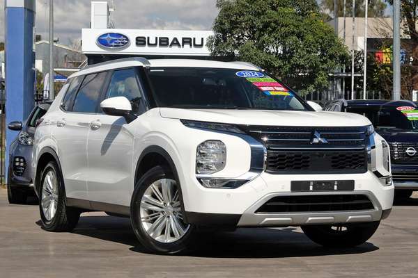 2024 Mitsubishi Outlander LS ZM