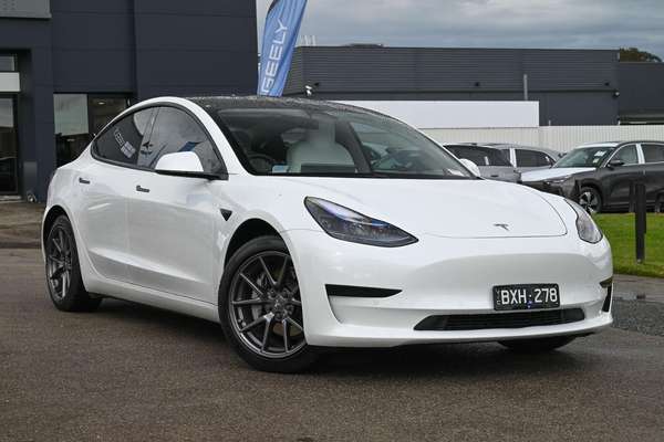2022 Tesla Model 3 Rear-Wheel Drive