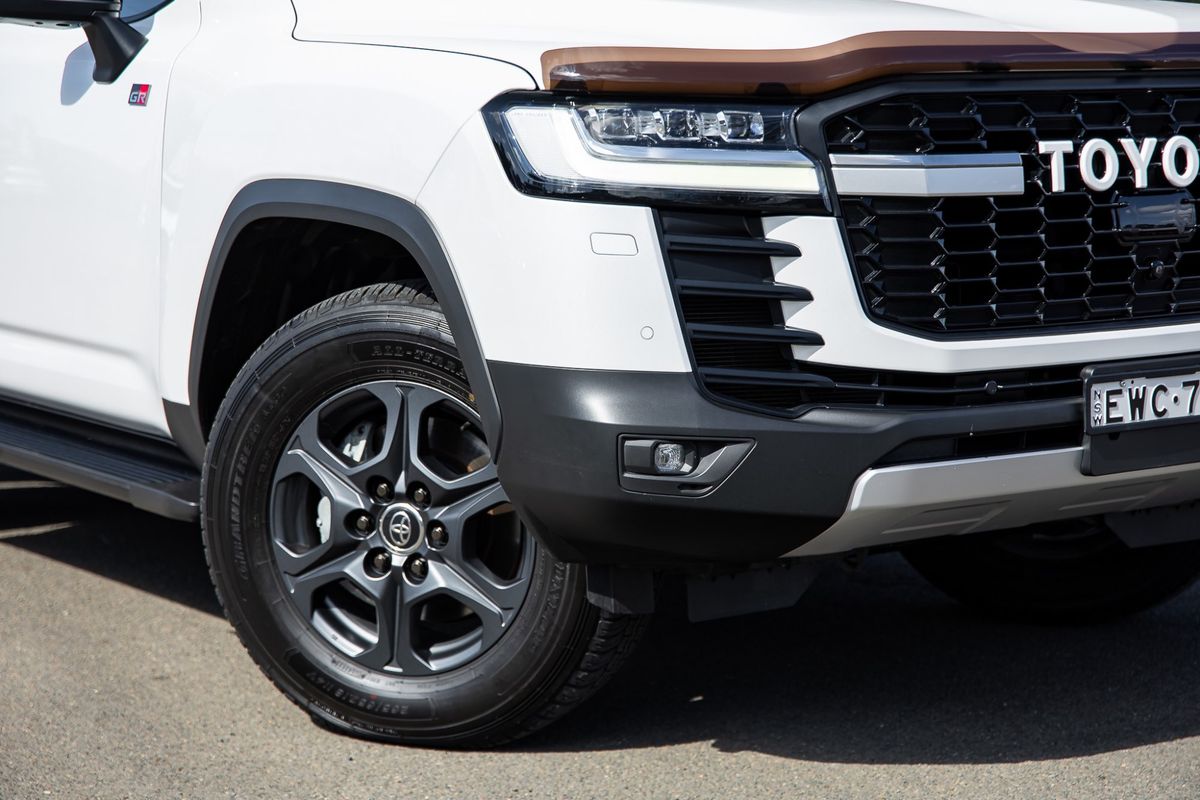 2022 Toyota Landcruiser GR Sport FJA300R