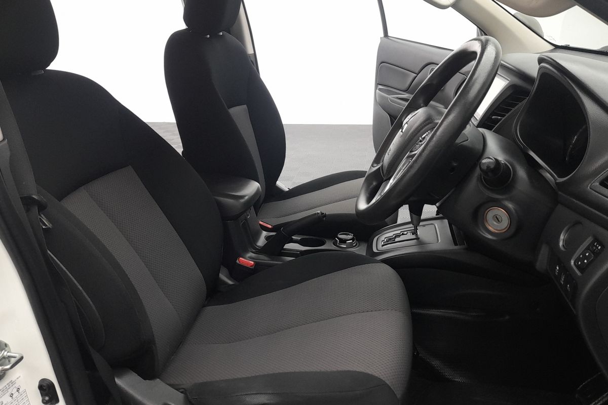 2022 Mitsubishi Triton GLX MR 4X4