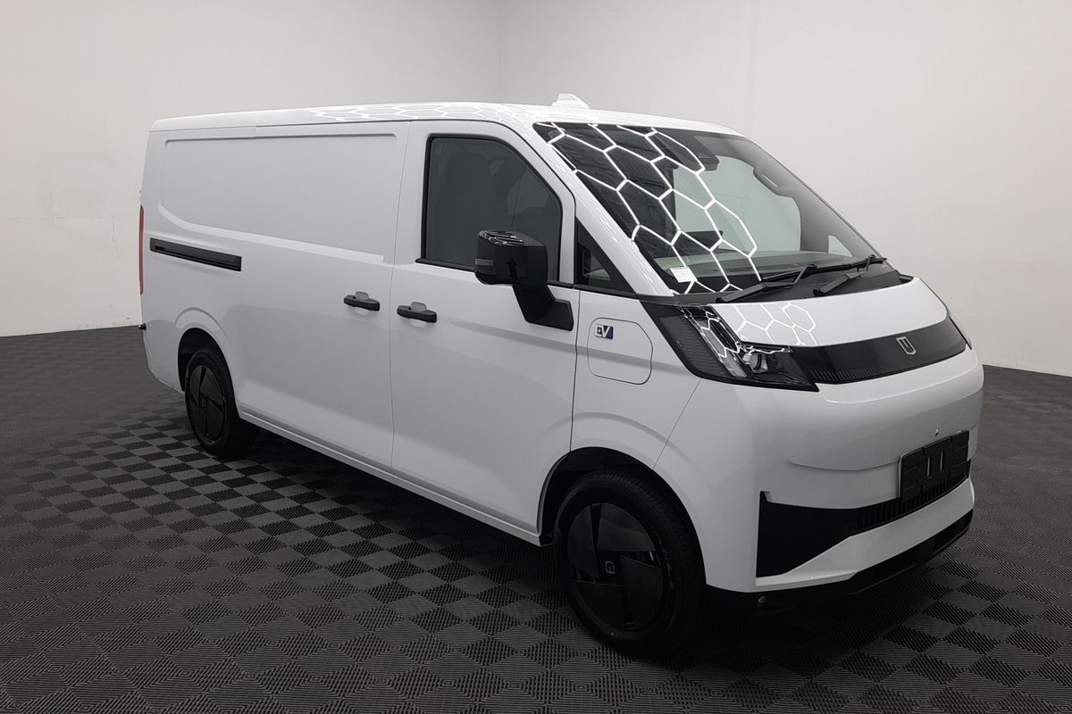 2026 Farizon V7E Standard Range Low Roof