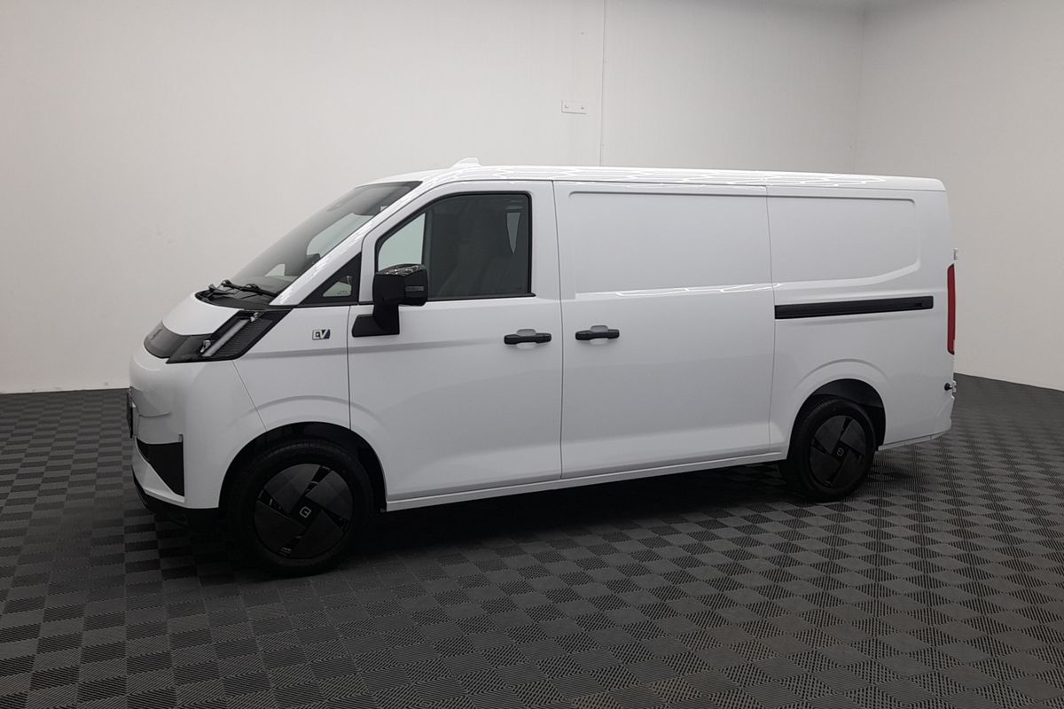2026 Farizon V7E Standard Range Low Roof