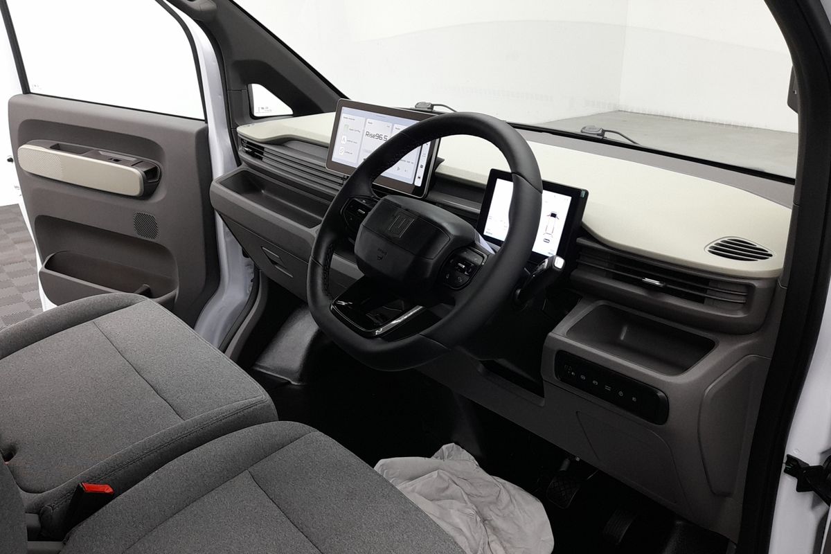 2026 Farizon V7E Standard Range Low Roof