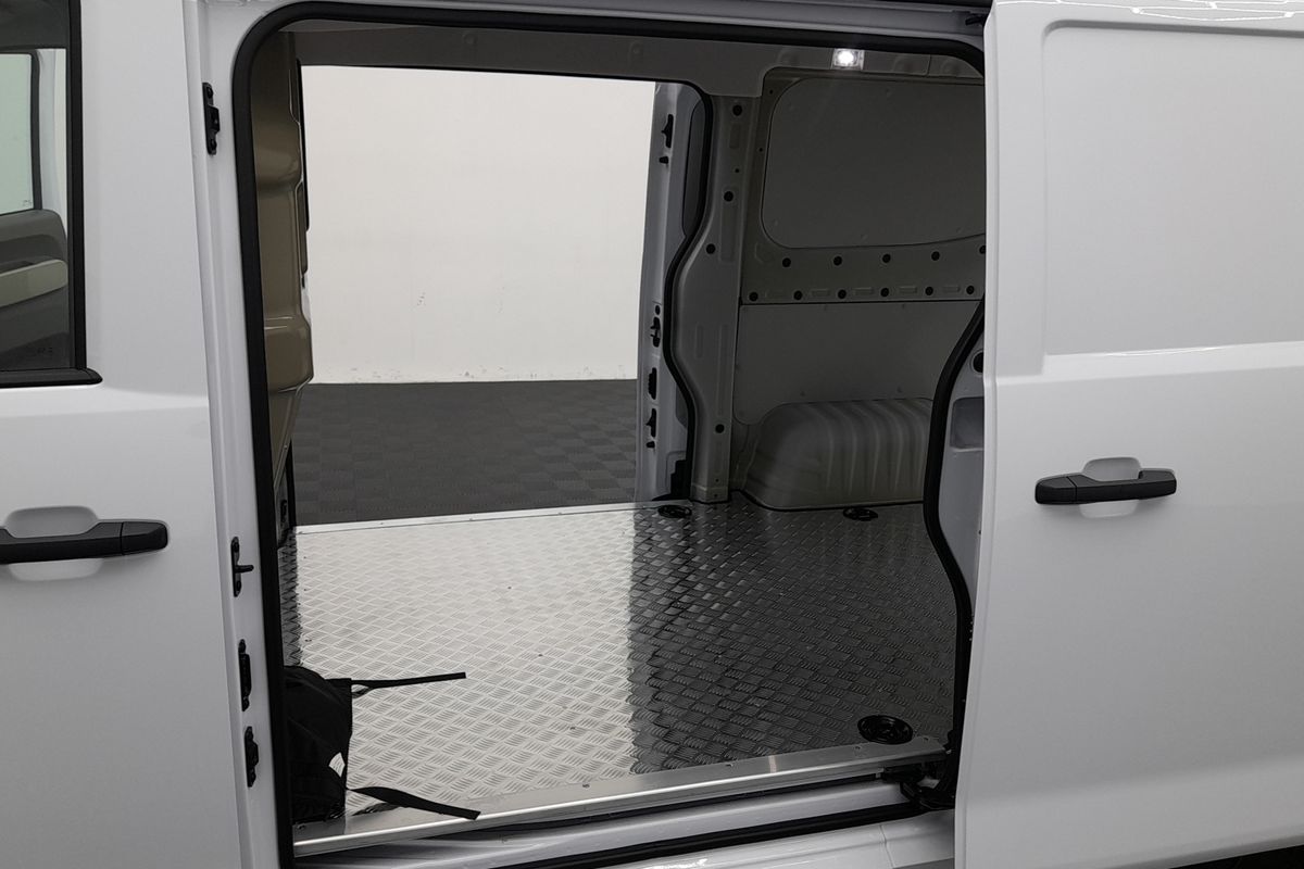 2026 Farizon V7E Standard Range Low Roof