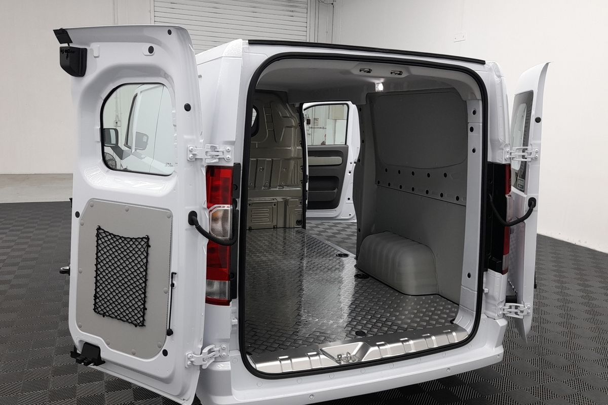 2026 Farizon V7E Standard Range Low Roof