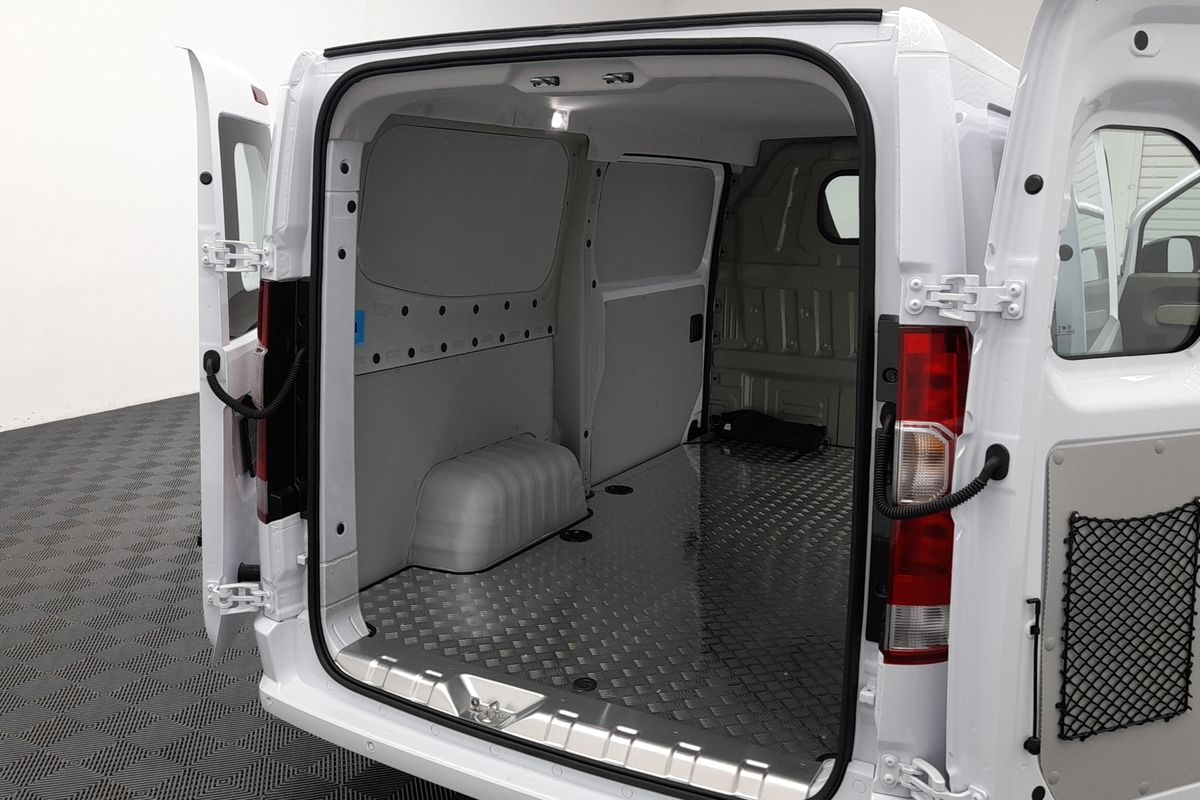 2026 Farizon V7E Standard Range Low Roof
