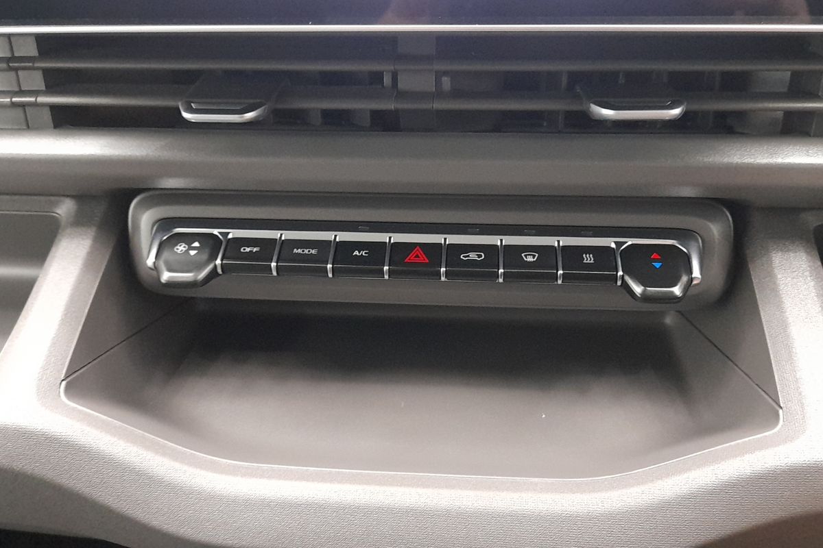 2026 Farizon V7E Standard Range Low Roof