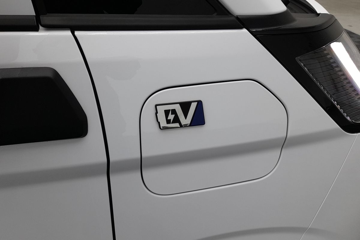 2026 Farizon V7E Standard Range Low Roof