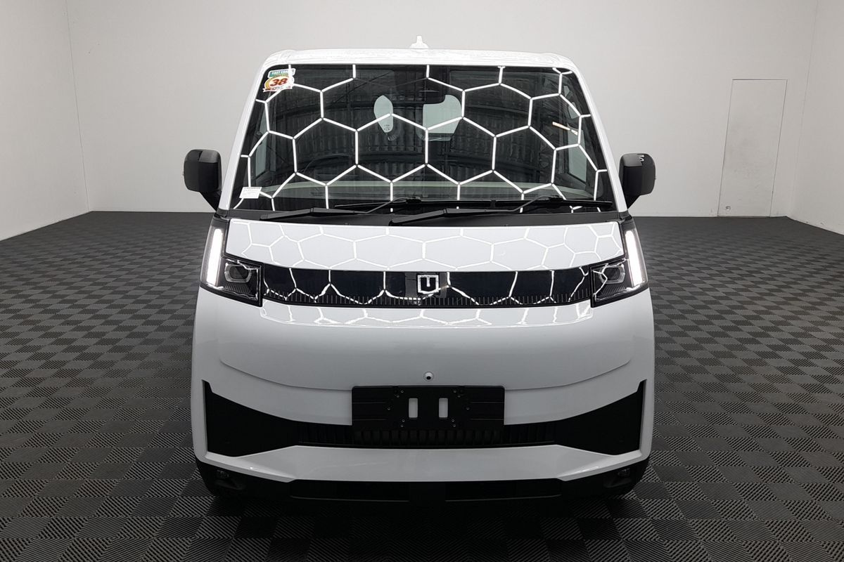 2026 Farizon V7E Standard Range Low Roof
