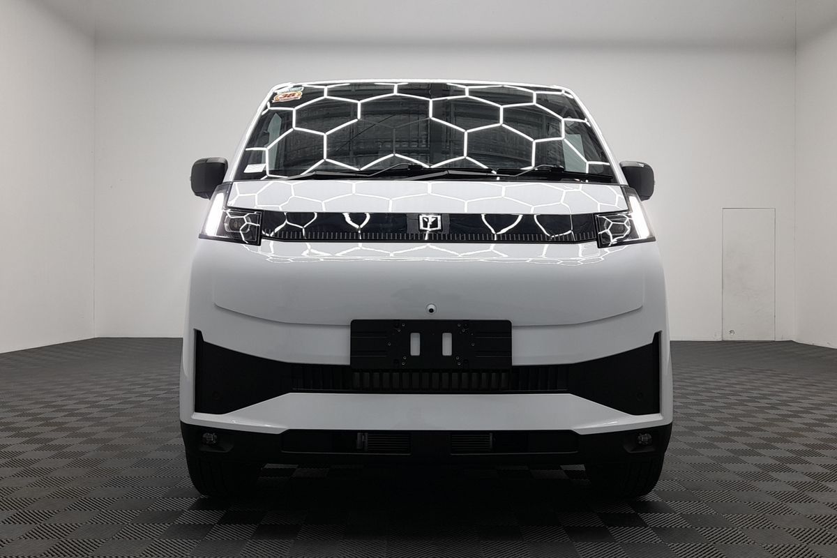 2026 Farizon V7E Standard Range Low Roof