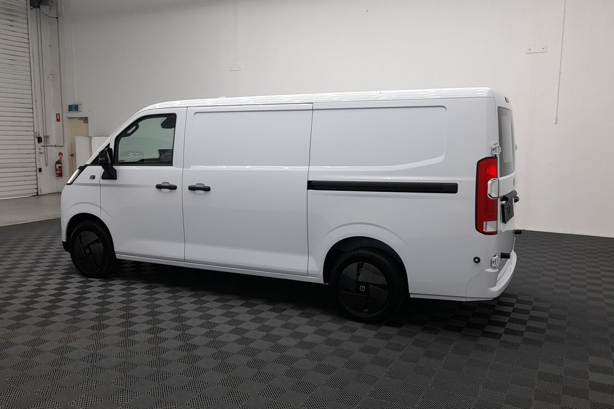2026 Farizon V7E Standard Range Low Roof