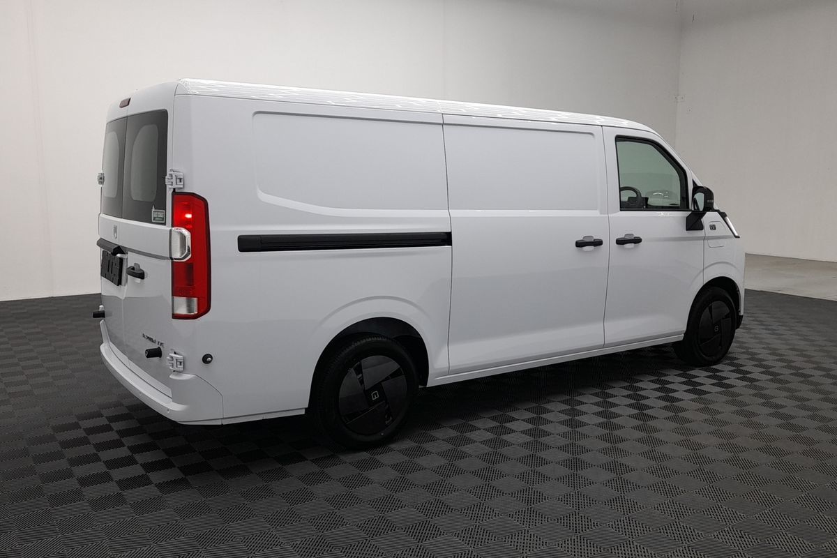 2026 Farizon V7E Standard Range Low Roof