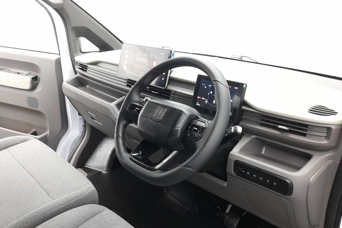 2026 Farizon V7E Standard Range Low Roof