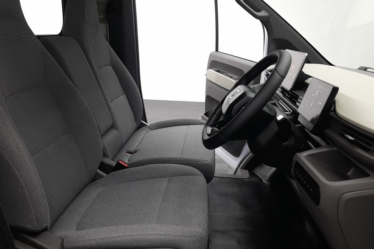 2026 Farizon V7E Standard Range Low Roof