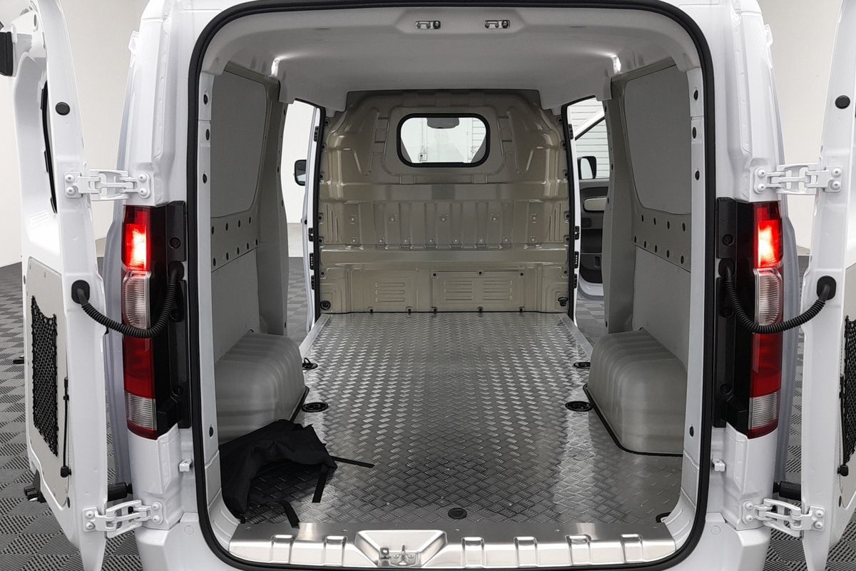 2026 Farizon V7E Standard Range Low Roof