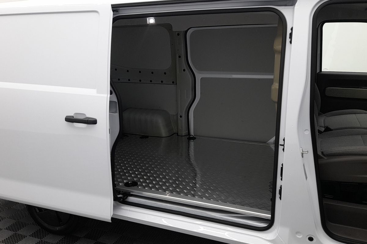2026 Farizon V7E Standard Range Low Roof