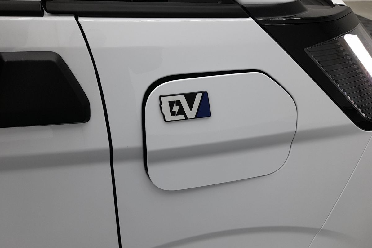 2026 Farizon V7E Standard Range Low Roof