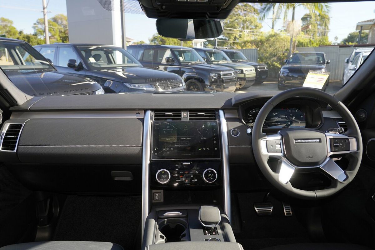 2026 Land Rover Discovery D350 Dynamic SE Series 5