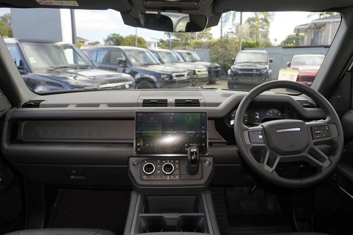 2026 Land Rover Defender 110 P425 X-Dynamic HSE L663