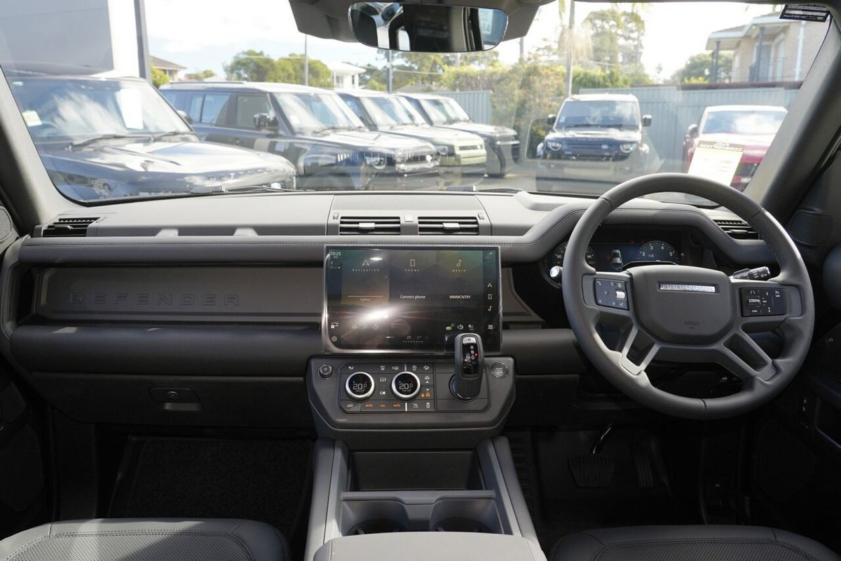 2026 Land Rover Defender 110 P425 X-Dynamic SE L663