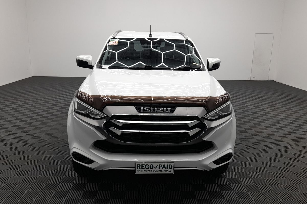 2022 Isuzu MU-X LS-T image 3