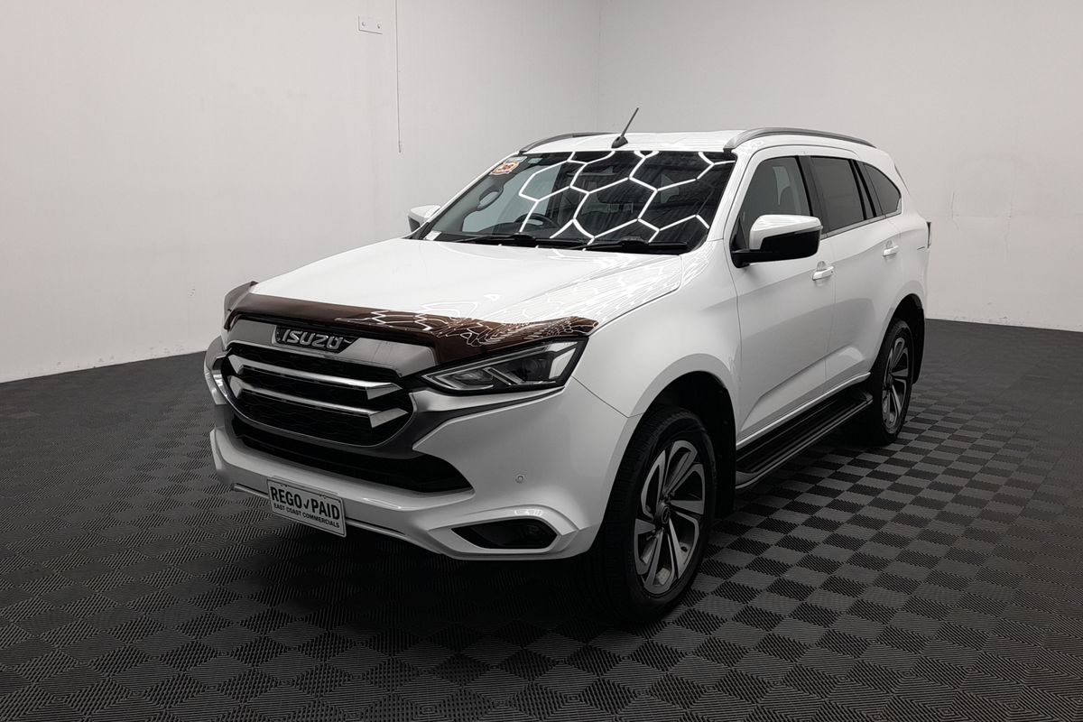 2022 Isuzu MU-X LS-T image 5