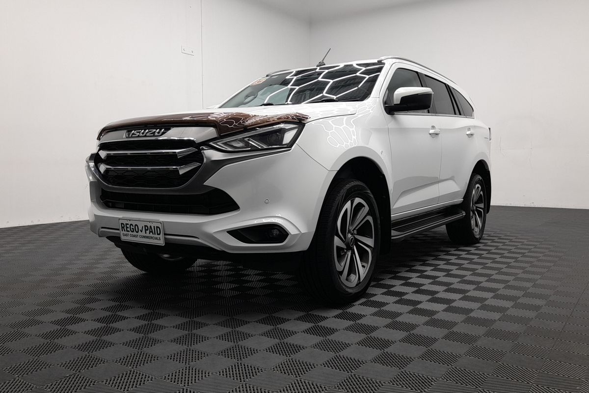 2022 Isuzu MU-X LS-T image 6