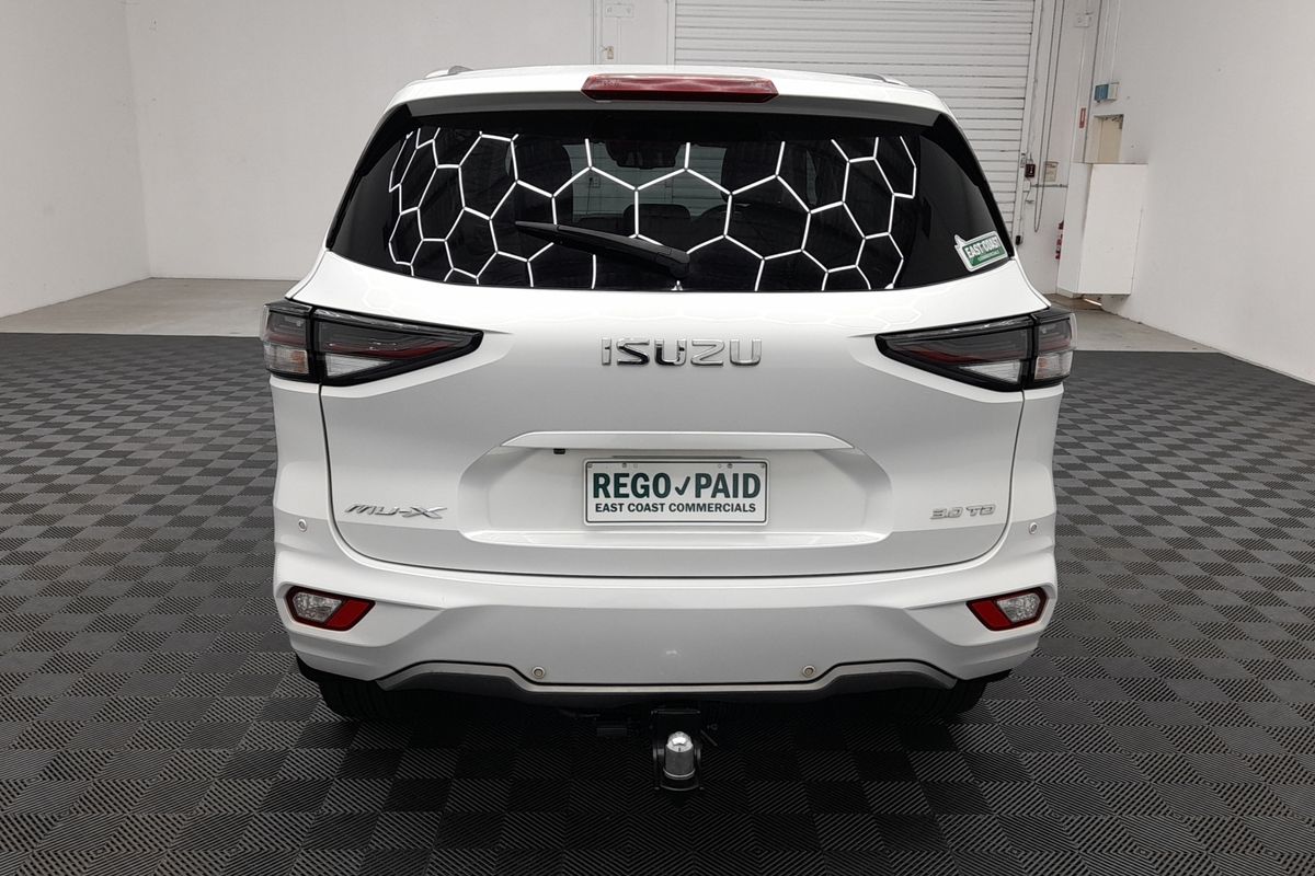 2022 Isuzu MU-X LS-T image 10