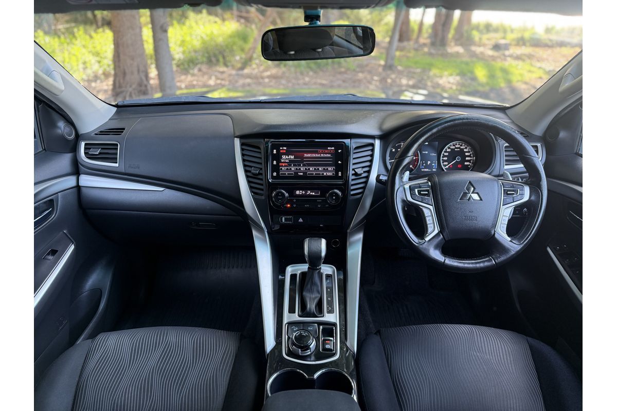 2017 Mitsubishi Pajero GLX NX
