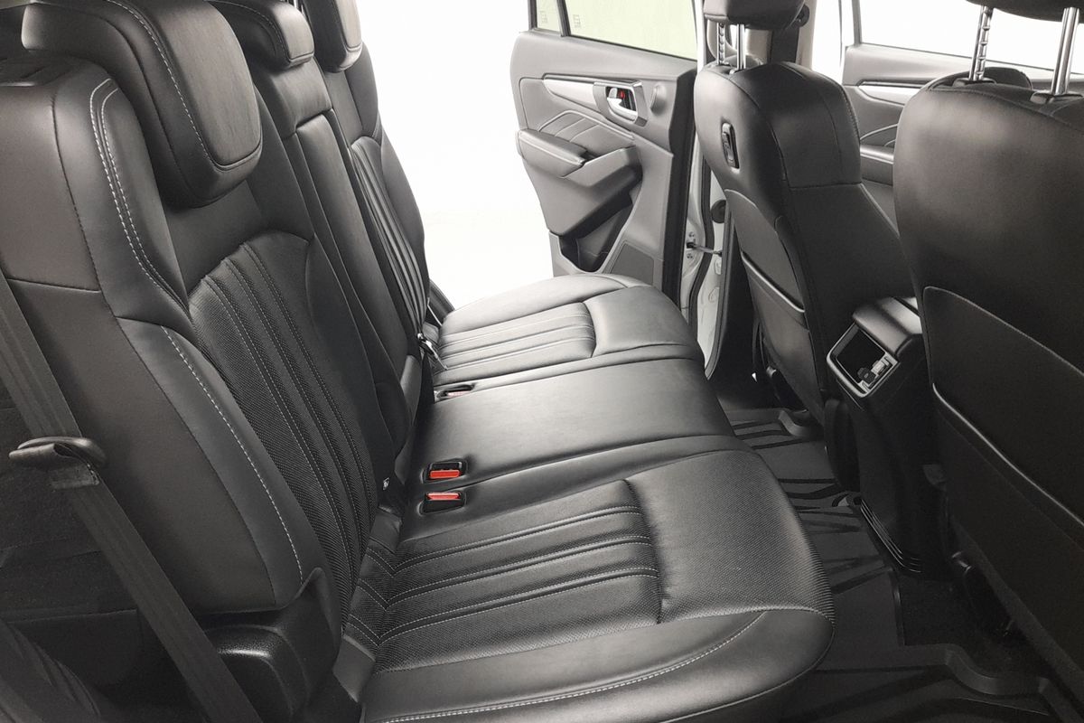 2022 Isuzu MU-X LS-T image 18