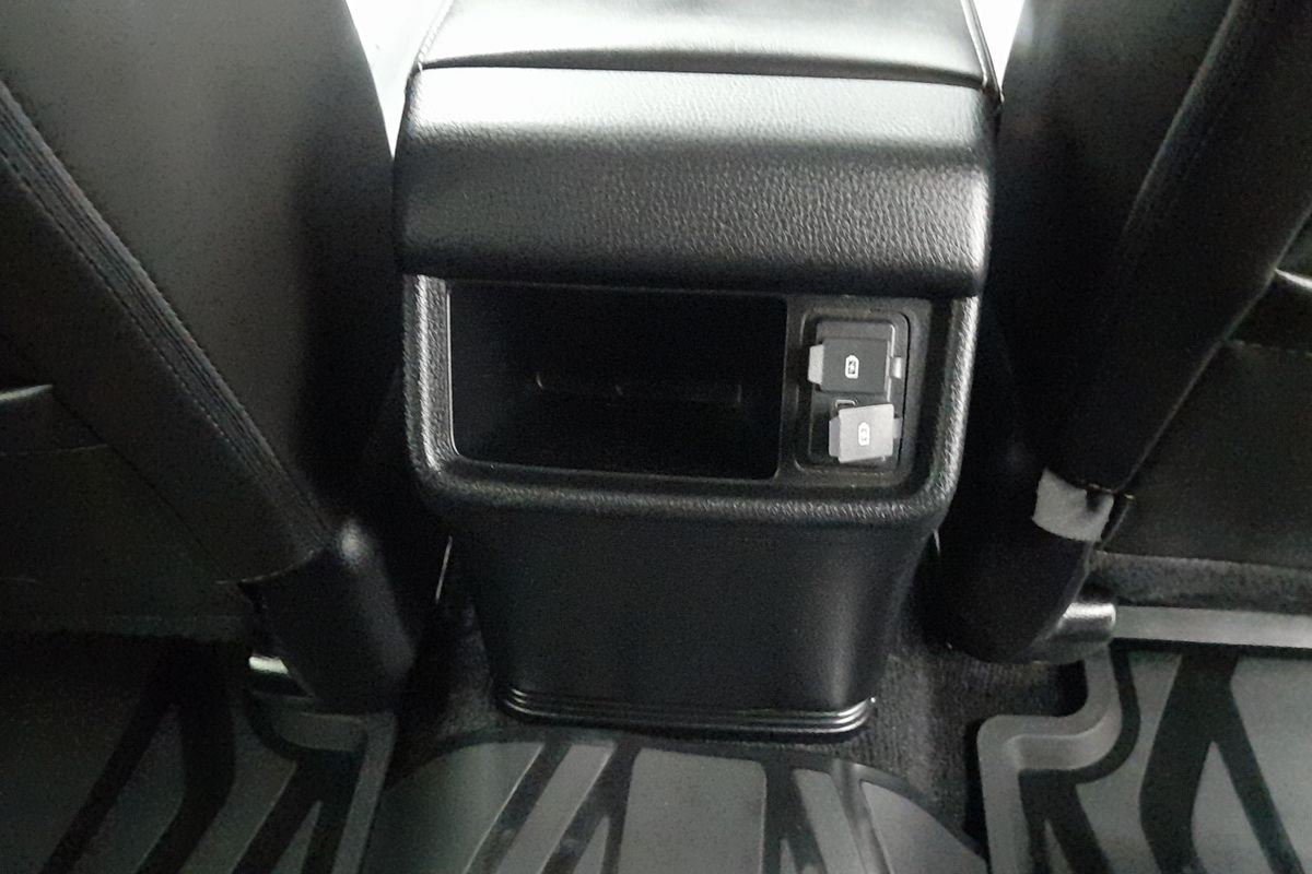 2022 Isuzu MU-X LS-T image 27