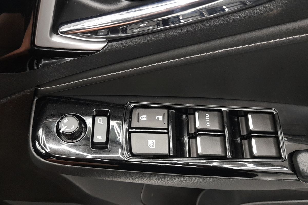 2022 Isuzu MU-X LS-T image 37